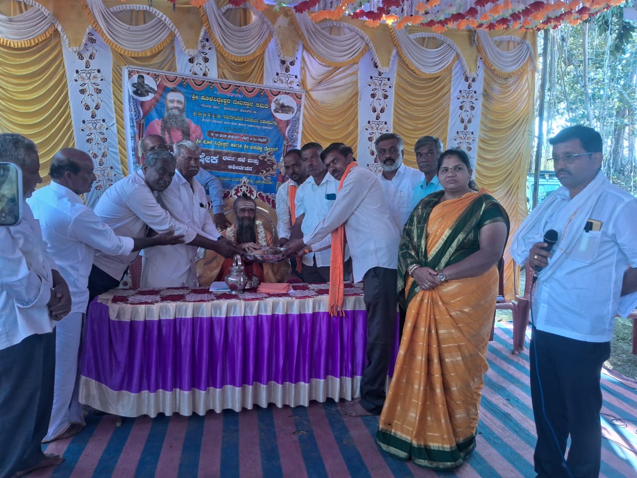 IMG 20251219 WA0116 1 ಅಳಿಯೋದು ಕಾಯ,ಉಳಿಯೋದು ಕೀರ್ತಿ- ಮಳಲಿ ಮಠ ಶ್ರೀಗಳು