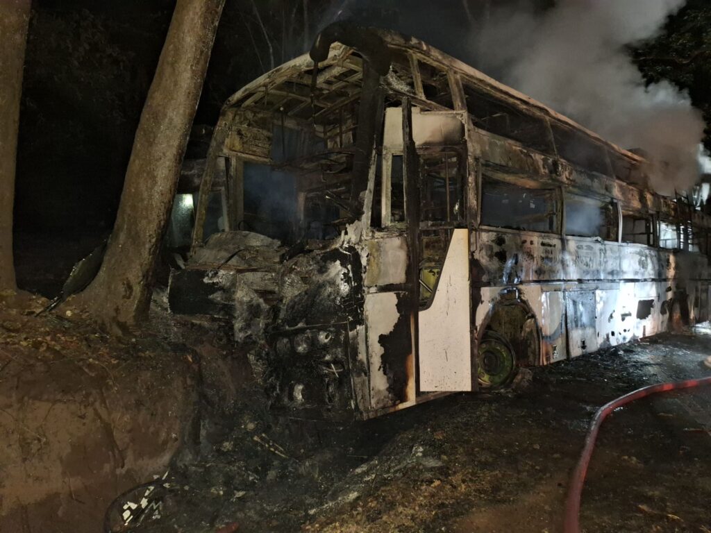 20260127 2338464921826874829770635 ಬೆಂಗಳೂರಿಗೆ ತೆರೆಳುತ್ತಿದ್ದ ಬಸ್ ಬೆಂಕಿಗಾಹುತಿ!!