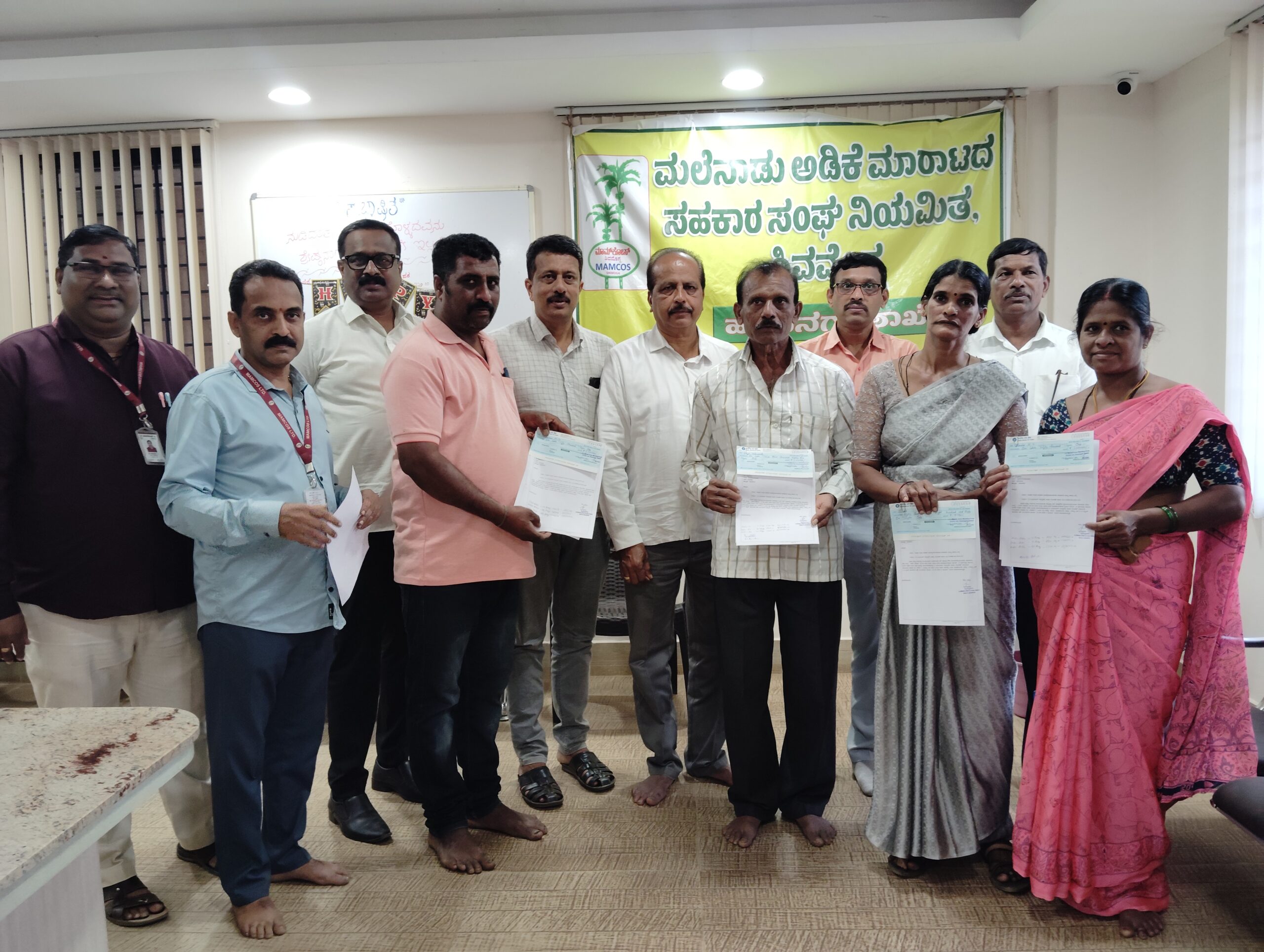 ಈಡೀ ಸಹಕಾರಿ ಕ್ಷೇತ್ರದಲ್ಲಿ ಇಂತಹ ಗುಂಪುವಿಮಾ ಸೌಲಭ್ಯ ಮಾಮ್ಕೋಸ್ ಹೊರತುಪಡಿಸಿ ಬೇರೆಲ್ಲಿಯೂ ಇಲ್ಲ. : ಉಪಾಧ್ಯಕ್ಷ ಮಹೇಶ ಕಲ್ಕುಳಿ 6 IMG 20260213 174326 scaled ಈಡೀ ಸಹಕಾರಿ ಕ್ಷೇತ್ರದಲ್ಲಿ ಇಂತಹ ಗುಂಪುವಿಮಾ ಸೌಲಭ್ಯ ಮಾಮ್ಕೋಸ್ ಹೊರತುಪಡಿಸಿ ಬೇರೆಲ್ಲಿಯೂ ಇಲ್ಲ. : ಉಪಾಧ್ಯಕ್ಷ ಮಹೇಶ ಕಲ್ಕುಳಿ