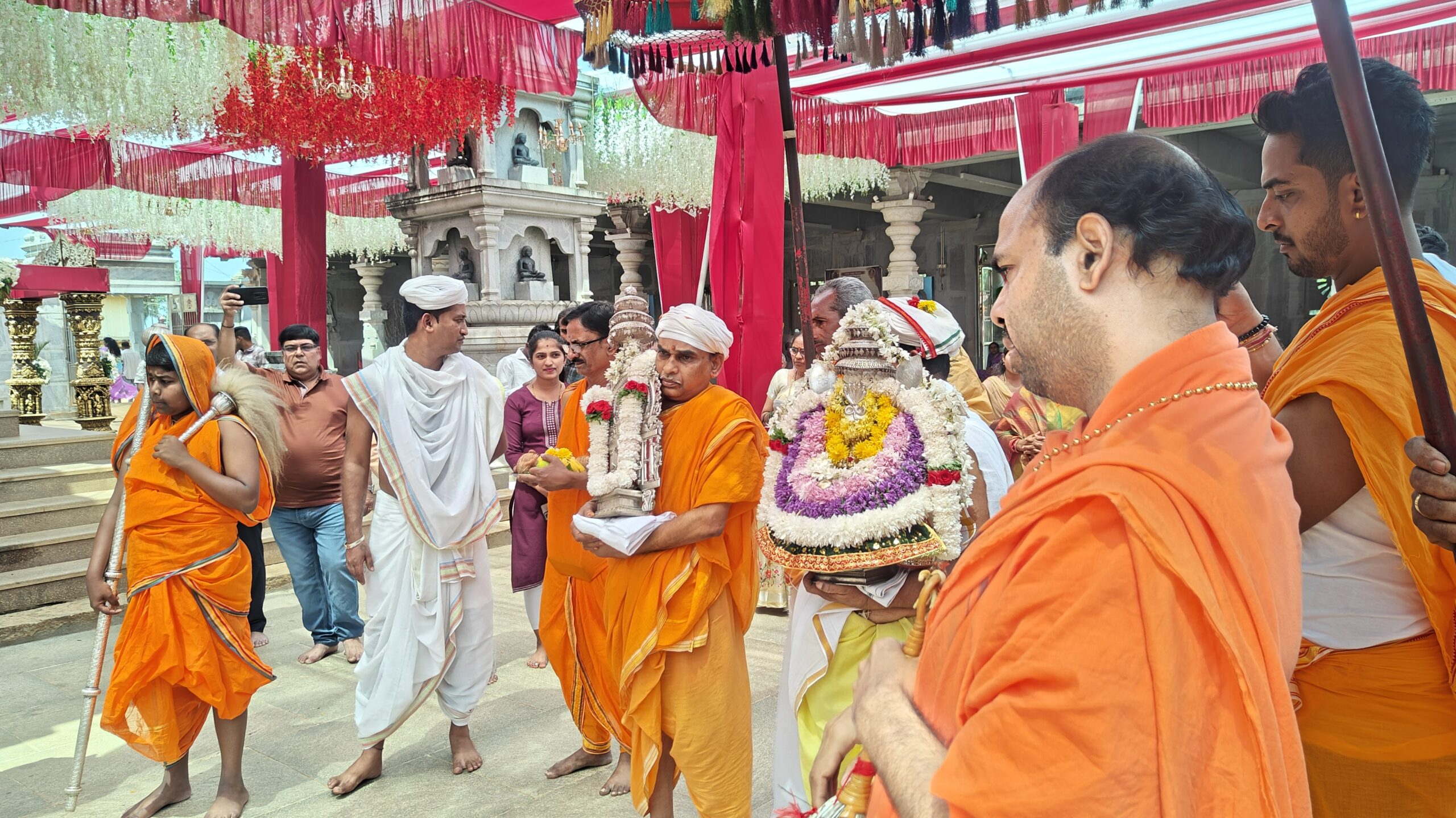 IMG20260309134254 scaled HUMCHA : ವೈಭವದ ಸಿಂಹವಾಹನೋತ್ಸವಕ್ಕೆ ಸಾಕ್ಷಿಯಾದ&nbsp; ಶ್ರೀಕ್ಷೇತ್ರ ಹೊಂಬುಜ