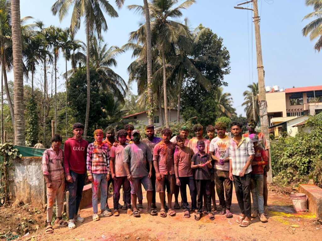 ರಿಪ್ಪನ್ ಪೇಟೆಯಲ್ಲಿ ಸಂಭ್ರಮದ ಹೋಳಿ - ಯುವಕರ ಉತ್ಸಾಹಕ್ಕೆ ರಂಗೇರಿದ ಬಣ್ಣಗಳ ಹಬ್ಬ 2 img 20260304 wa00241689503458605797224 ರಿಪ್ಪನ್ ಪೇಟೆಯಲ್ಲಿ ಸಂಭ್ರಮದ ಹೋಳಿ - ಯುವಕರ ಉತ್ಸಾಹಕ್ಕೆ ರಂಗೇರಿದ ಬಣ್ಣಗಳ ಹಬ್ಬ