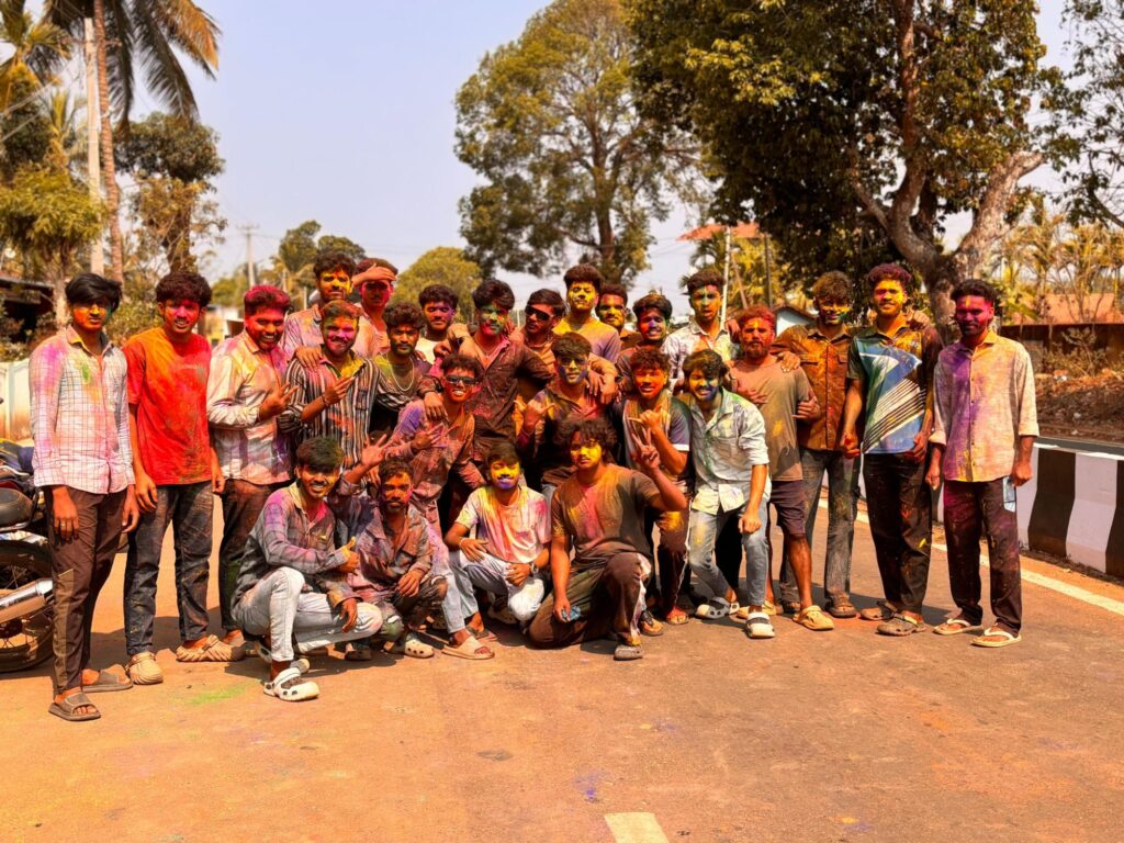 ರಿಪ್ಪನ್ ಪೇಟೆಯಲ್ಲಿ ಸಂಭ್ರಮದ ಹೋಳಿ - ಯುವಕರ ಉತ್ಸಾಹಕ್ಕೆ ರಂಗೇರಿದ ಬಣ್ಣಗಳ ಹಬ್ಬ 3 img 20260304 wa0064952961685847152696 ರಿಪ್ಪನ್ ಪೇಟೆಯಲ್ಲಿ ಸಂಭ್ರಮದ ಹೋಳಿ - ಯುವಕರ ಉತ್ಸಾಹಕ್ಕೆ ರಂಗೇರಿದ ಬಣ್ಣಗಳ ಹಬ್ಬ