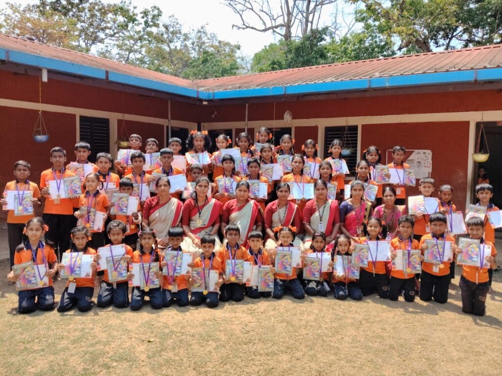 img 20260328 wa00317210505902827702656 ಬಟ್ಟೆಮಲ್ಲಪ್ಪ: ಶ್ರೀ ವ್ಯಾಸ ಮಹರ್ಷಿ ಗುರುಕುಲ ವಿದ್ಯಾರ್ಥಿಗಳಿಗೆ ತಾರಮಂಡಲ ಚಿತ್ರಕಲಾ ಪ್ರಶಸ್ತಿ