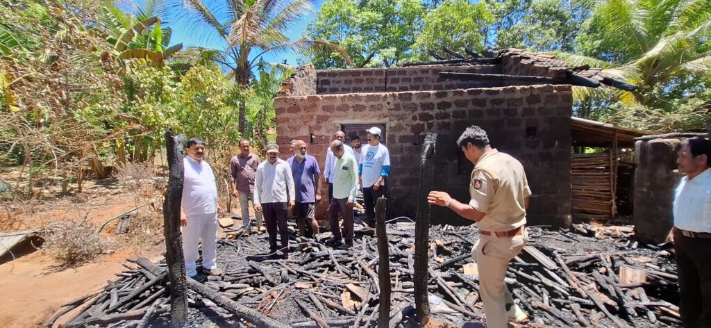 ಮನೆಗೆ ಆಕಸ್ಮಿಕ ಬೆಂಕಿ: ಸಂಪೂರ್ಣ ವಸ್ತುಗಳು ಭಸ್ಮ<br>ಶಾಸಕ ಆರಗ ಜ್ಞಾನೇಂದ್ರ ಭೇಟಿ, ಕುಟುಂಬಕ್ಕೆ ಸಾಂತ್ವನ 3 img 20260407 wa00171470693318591947747 ಮನೆಗೆ ಆಕಸ್ಮಿಕ ಬೆಂಕಿ: ಸಂಪೂರ್ಣ ವಸ್ತುಗಳು ಭಸ್ಮ<br>ಶಾಸಕ ಆರಗ ಜ್ಞಾನೇಂದ್ರ ಭೇಟಿ, ಕುಟುಂಬಕ್ಕೆ ಸಾಂತ್ವನ