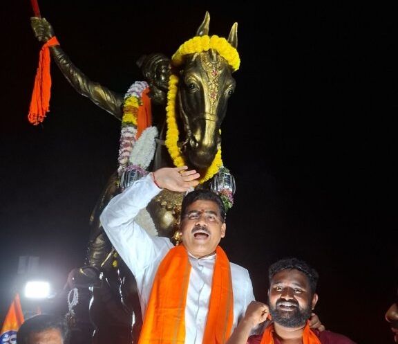 ರಿಪ್ಪನ್ ಪೇಟೆಯಲ್ಲಿ ಹಿಂದೂ ಮಹಾಸಭಾ ಗಣಪತಿ ಅದ್ದೂರಿ ರಾಜಬೀದಿ ಉತ್ಸವ |ಜಾನಪದ ಕಲಾತಂಡಗಳ ಮೆರಗು 3 image editor output image 1238419070 17902912749058908982669975028508 ರಿಪ್ಪನ್ ಪೇಟೆಯಲ್ಲಿ ಹಿಂದೂ ಮಹಾಸಭಾ ಗಣಪತಿ ಅದ್ದೂರಿ ರಾಜಬೀದಿ ಉತ್ಸವ |ಜಾನಪದ ಕಲಾತಂಡಗಳ ಮೆರಗು
